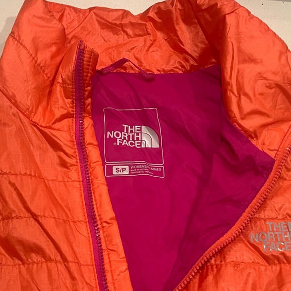 The North Face Thermoball Puffer Flashdry Nano Jacket Womens - Picture 3 of 3